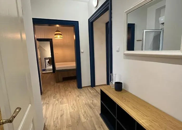 Collie's Place * Koper